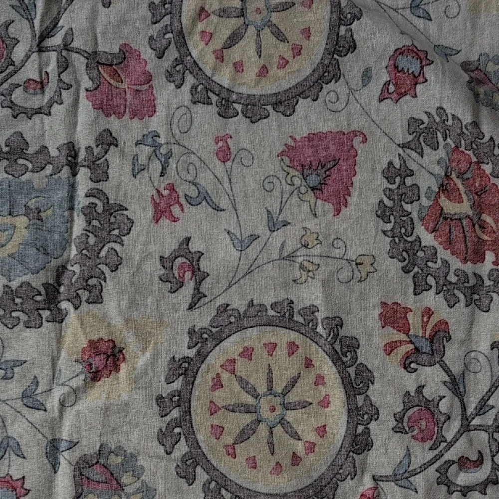 Floral Medallion Lace-Edge Tablecloth in Tan, Red, Blue, & Yellow